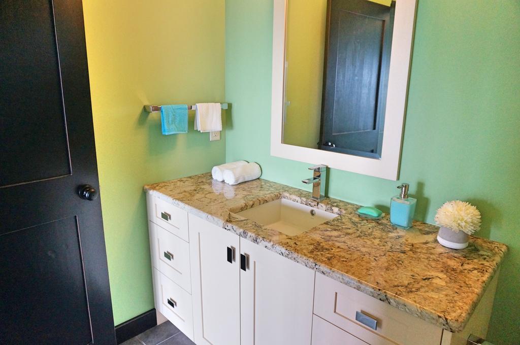 Mission Hill Lake View Villa West Kelowna Εξωτερικό φωτογραφία