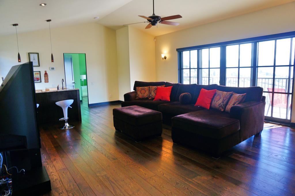 Mission Hill Lake View Villa West Kelowna Εξωτερικό φωτογραφία